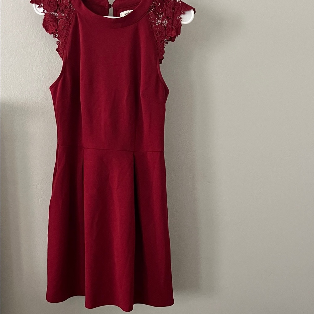 Elegant Red Lace Sleeve Dress